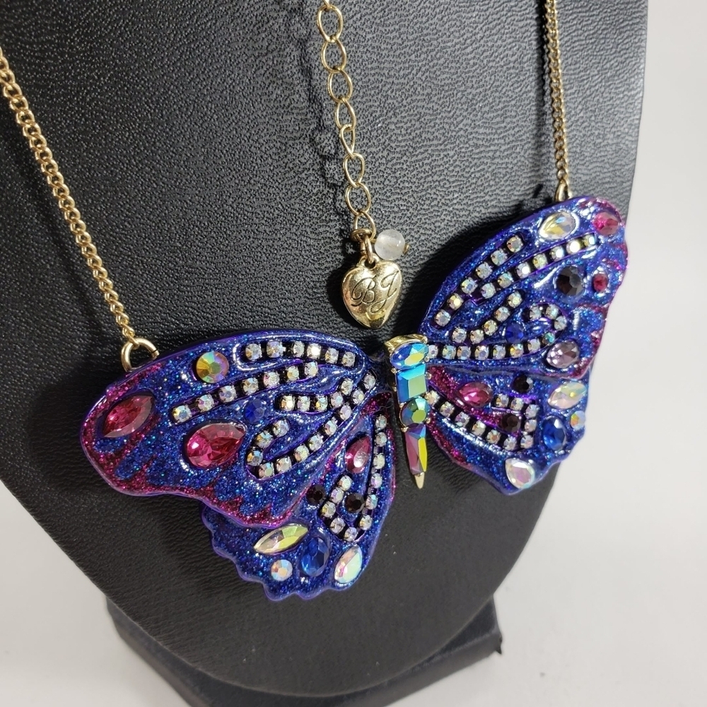 Betsey johnson purple butterfly statement necklace - Picture 3 of 5